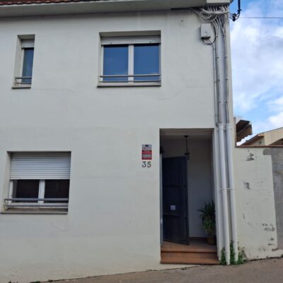 Casa adosada en venta en Olot